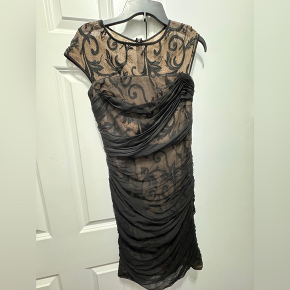 Tadashi Shoji size 4 black dress - Picture 2 of 7